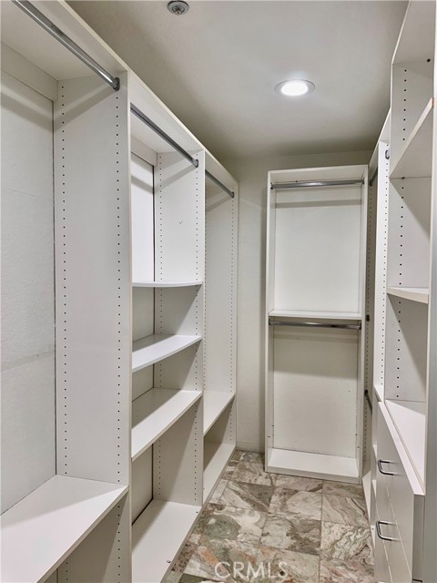 Detail Gallery Image 22 of 53 For 1000 Calle Allegre, Glendale,  CA 91208 - 4 Beds | 4 Baths