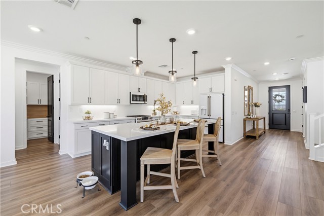 Detail Gallery Image 16 of 74 For 28445 Sunny Ridge Terrace, Castaic,  CA 91384 - 4 Beds | 3/1 Baths
