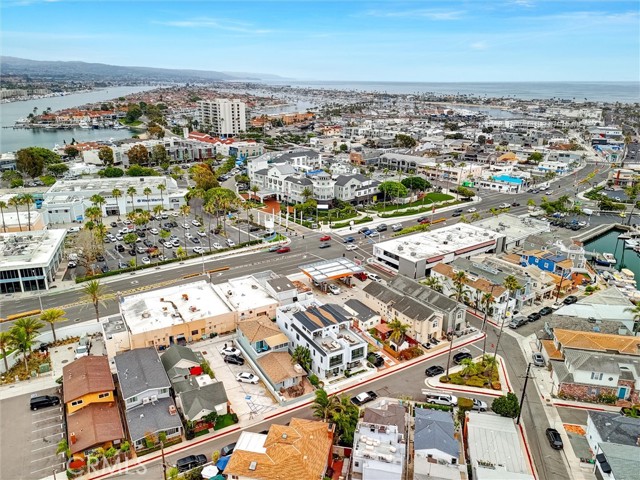 506 Clubhouse Avenue, Newport Beach CA: https://media.crmls.org/medias/10801358-de26-46c7-9506-244216334c03.jpg