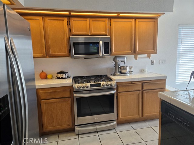 Detail Gallery Image 16 of 50 For 1847 Heritage Lane, Palmdale,  CA 93551 - 3 Beds | 2 Baths