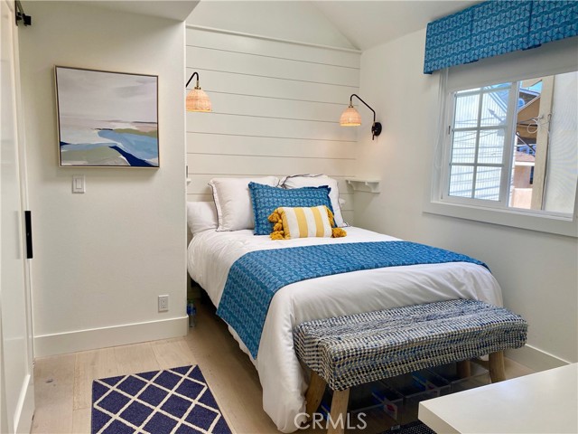 Detail Gallery Image 7 of 8 For 212 1/2 Garnet Ave, Newport Beach,  CA 92662 - 2 Beds | 2 Baths