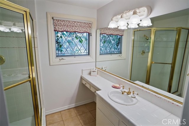 Detail Gallery Image 12 of 34 For 19201 Castlebay Ln, Porter Ranch,  CA 91326 - 3 Beds | 3 Baths