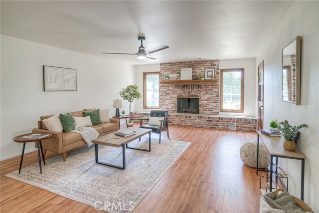 Detail Gallery Image 4 of 15 For 40 Oakview Ct, Oroville,  CA 95966 - 3 Beds | 2 Baths