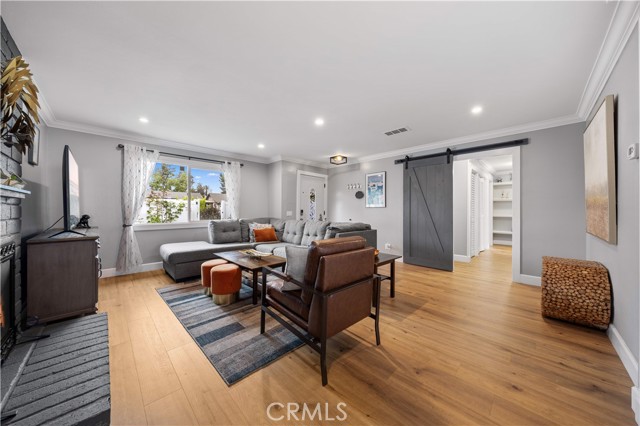 22361 Torino, Laguna Hills CA: https://media.crmls.org/medias/10841304-554f-4039-bdb7-5d1f8dcd2453.jpg