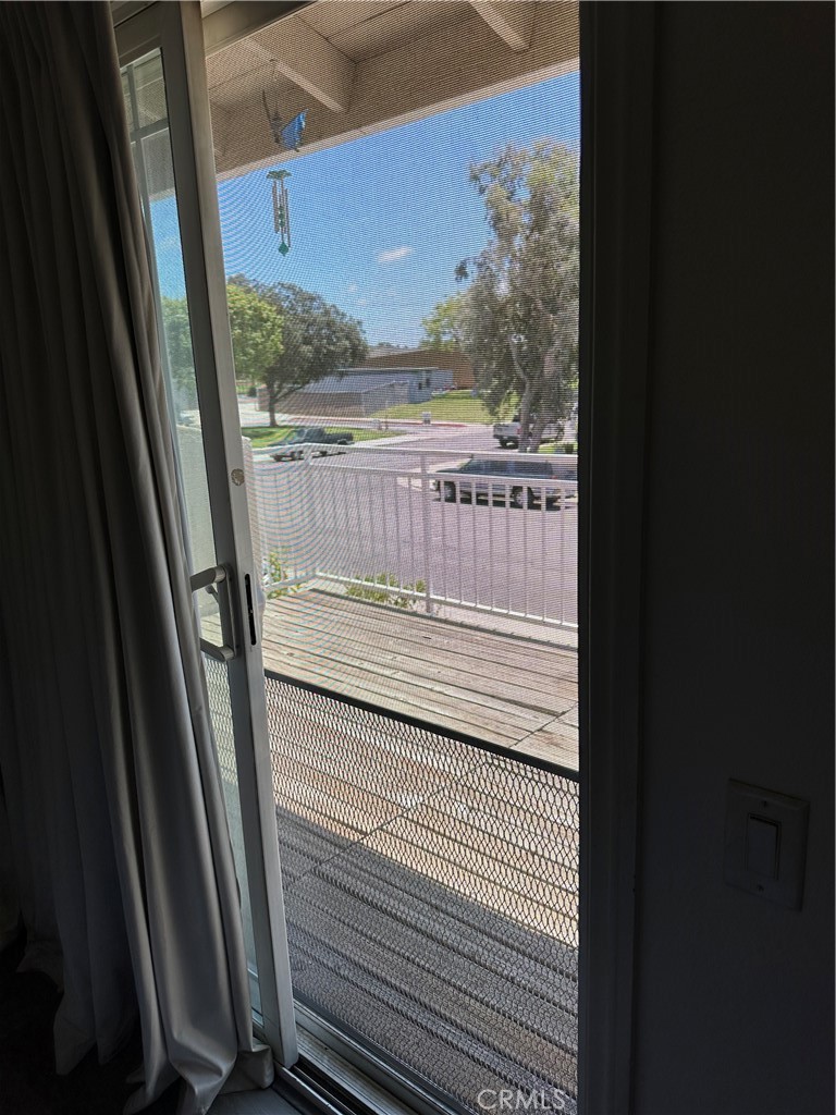 https://media.crmls.org/medias/108550fa-81aa-4e0a-821b-05688099bb95.jpg?preset=X-Large