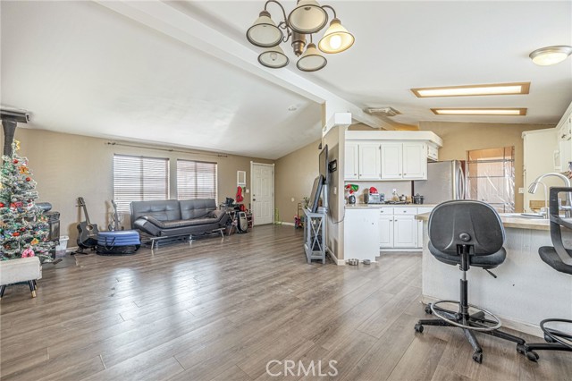 Detail Gallery Image 12 of 49 For 277 Longhorn, Mojave,  CA 93501 - 3 Beds | 2 Baths