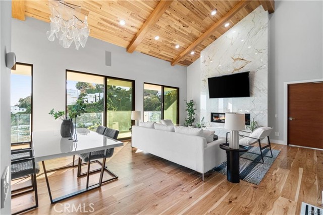 Detail Gallery Image 2 of 55 For 8566 Hollywood Bld, Los Angeles,  CA 90069 - 6 Beds | 6/1 Baths