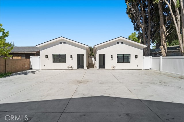 6827 Ranchito Avenue, Van Nuys CA: https://media.crmls.org/medias/10860531-d1d1-4a51-9c9d-de070f3793c5.jpg