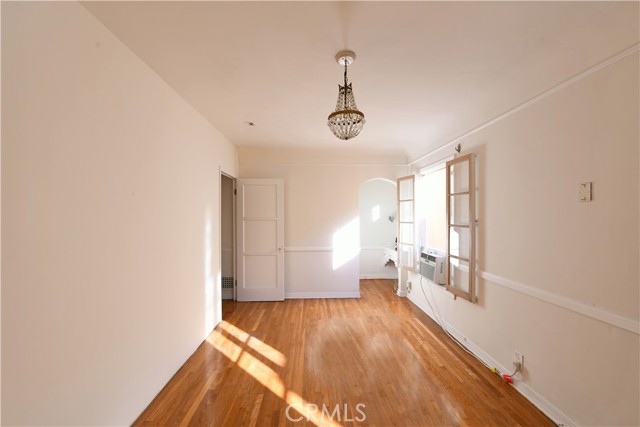Detail Gallery Image 25 of 30 For 915 S Le Doux Rd, Los Angeles,  CA 90035 - 3 Beds | 2 Baths