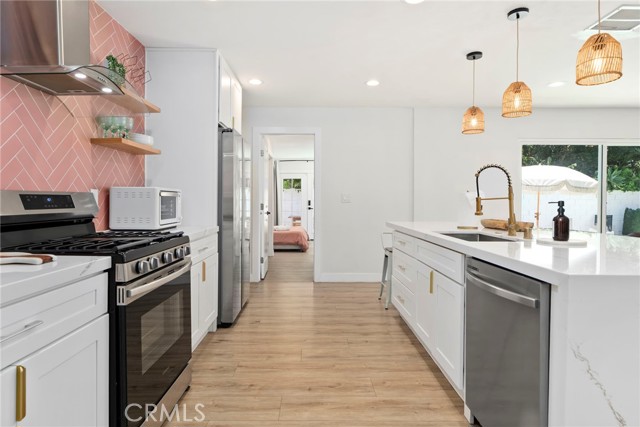 Detail Gallery Image 11 of 20 For 2214 Edna Dr, Santa Ana,  CA 92706 - 4 Beds | 3 Baths