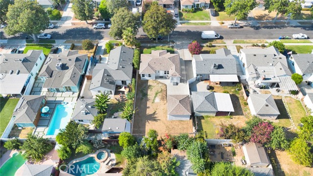 17350 Hamlin Street, Lake Balboa CA: https://media.crmls.org/medias/10870868-5026-4b1f-8e6a-d37753d8f965.jpg