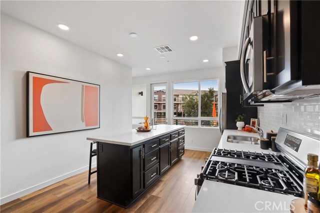 Detail Gallery Image 12 of 29 For 31 Bigsby Dr, Stanton,  CA 90680 - 3 Beds | 3 Baths