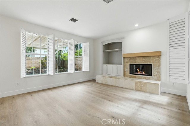 Detail Gallery Image 7 of 25 For 173 Parkside Dr, Simi Valley,  CA 93065 - 4 Beds | 2/1 Baths