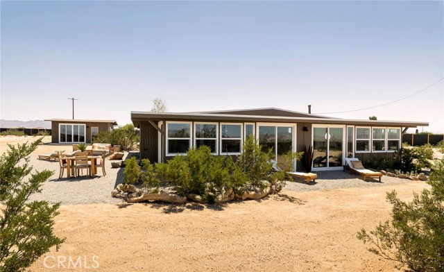 70315 Indian Trail, 29 Palms CA: https://media.crmls.org/medias/1087bd29-fd80-468e-95e9-93af9e5a2466.jpg
