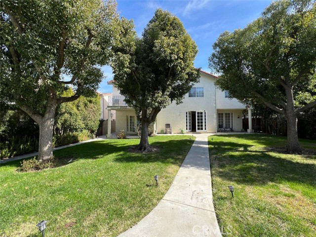4751 Haskell Avenue, Encino CA: https://media.crmls.org/medias/1087c963-b3ed-4ef3-8047-c14e7fedf8a5.jpg