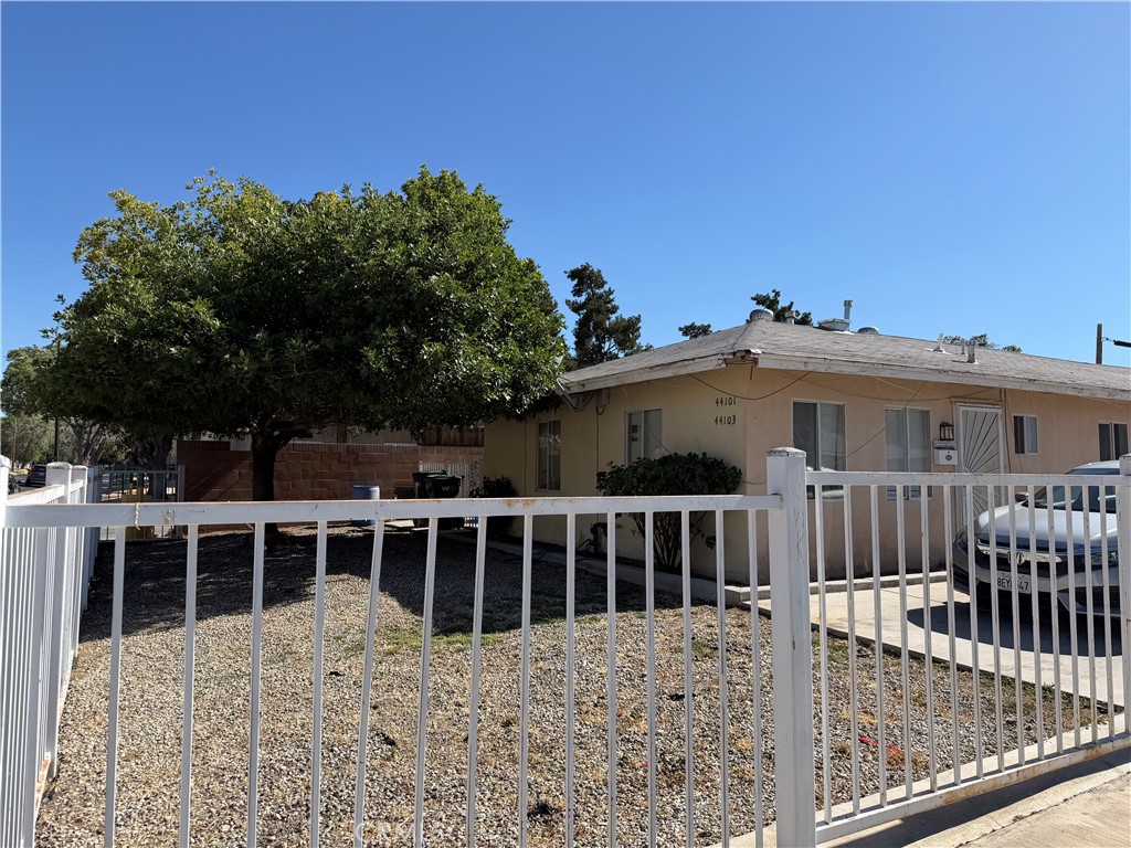 Duplex at 44101 Beech