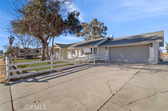 Detail Gallery Image 4 of 34 For 5705 Hudson St, Jurupa Valley,  CA 92509 - 4 Beds | 2 Baths