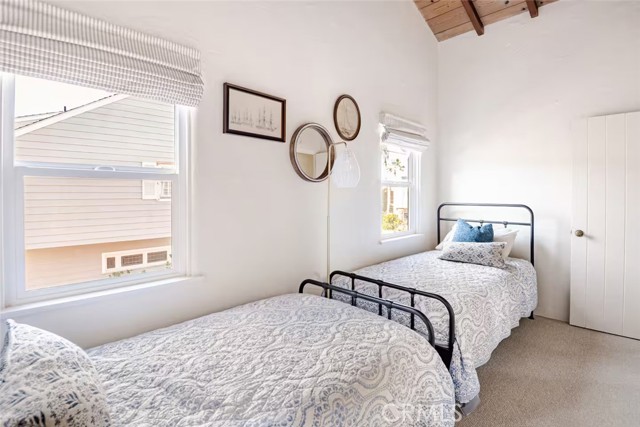 Detail Gallery Image 13 of 19 For 135 Turquoise, Newport Beach,  CA 92662 - 4 Beds | 2 Baths