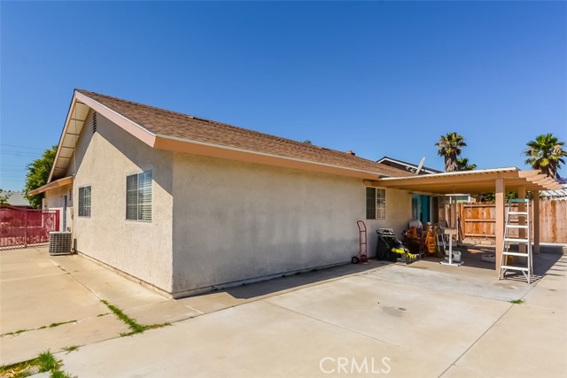 2131 Alondra Street, Ontario, California 91764, 3 Bedrooms Bedrooms, ,2 BathroomsBathrooms,Single Family Residence,For Sale,Alondra,AR22260302