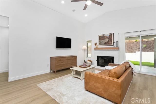 304 N Dearborn, Redlands CA: https://media.crmls.org/medias/108a4acf-ee05-456f-be6e-8a85699dd200.jpg