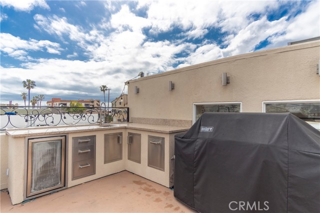 Detail Gallery Image 33 of 55 For 62 62nd Pl, Long Beach,  CA 90803 - 3 Beds | 3/1 Baths