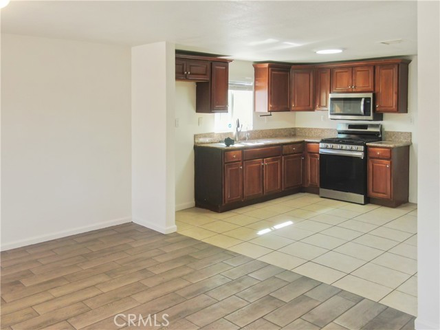 Detail Gallery Image 8 of 29 For 7347 Diamond St, Riverside,  CA 92504 - 5 Beds | 2/1 Baths