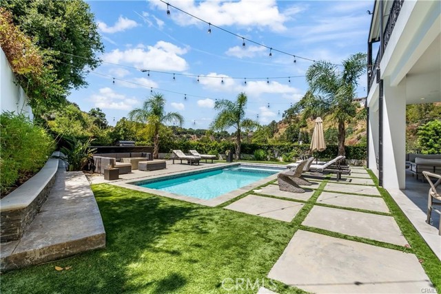 Detail Gallery Image 21 of 65 For 9484 Gloaming Dr, Beverly Hills,  CA 90210 - 4 Beds | 4 Baths