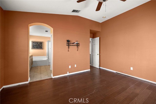 28335 Sycamore Drive, Saugus CA: https://media.crmls.org/medias/108af5d9-c453-4de5-8491-c9950187fe59.jpg