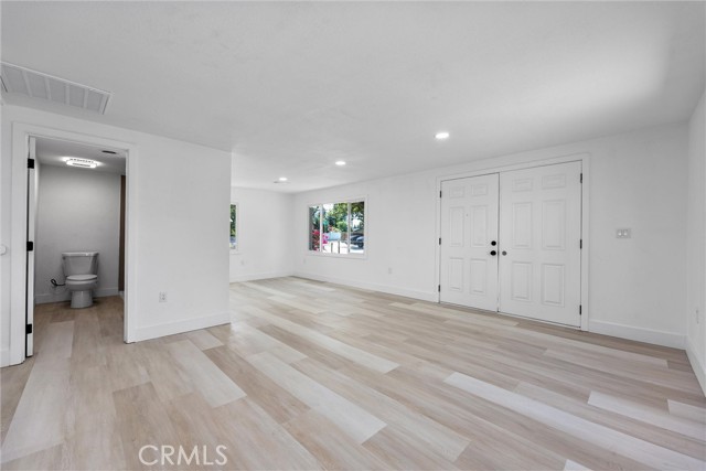 Detail Gallery Image 9 of 40 For 8880 Greenfield Park Dr, Bakersfield,  CA 93307 - 3 Beds | 3/1 Baths
