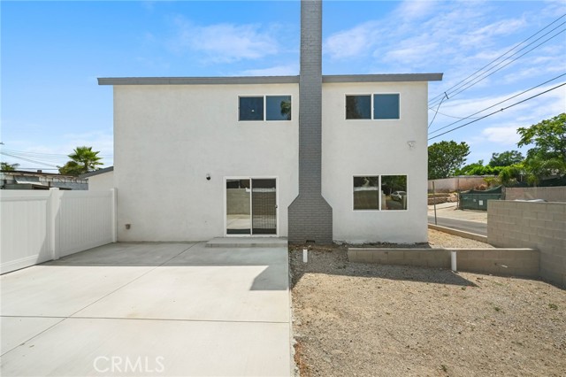 11062 Oneida Avenue, San Fernando CA: https://media.crmls.org/medias/108b56d7-255e-43c0-83d5-02c7fde6b8cf.jpg