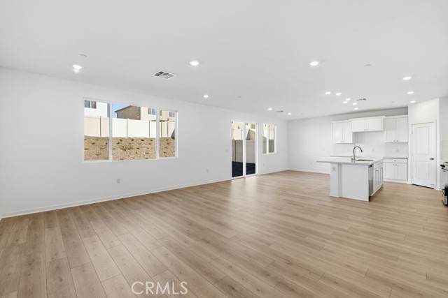 Detail Gallery Image 4 of 22 For 33238 Damask Ln, French Valley,  CA 92596 - 4 Beds | 3 Baths