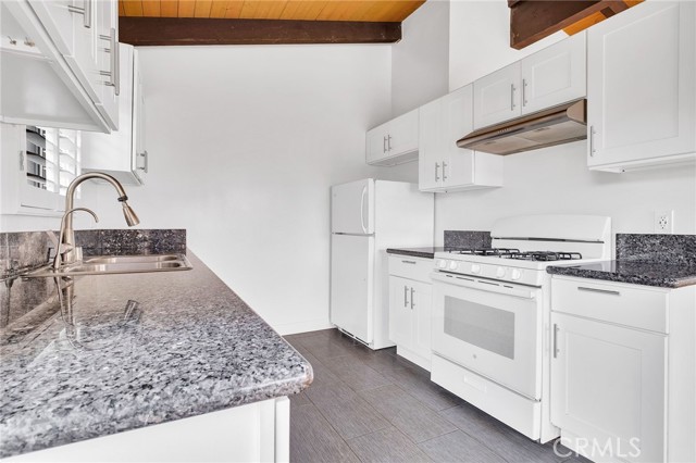 Detail Gallery Image 15 of 35 For 2215 Pullman Ln, Redondo Beach,  CA 90278 - 3 Beds | 2 Baths