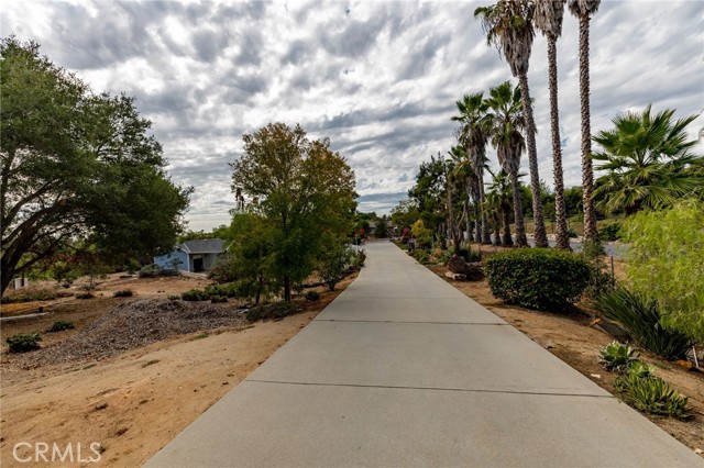 3352 Via Zara, Fallbrook CA: https://media.crmls.org/medias/108c50d7-9207-436a-828a-76ca8cdb8fe6.jpg