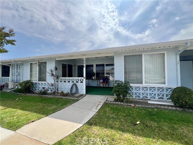 13721 El Dorado Dr. M3-#20K, Seal Beach CA: https://media.crmls.org/medias/108c5248-a2a1-4d04-8e07-004cf64b6001.jpg