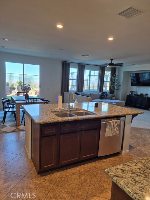 Detail Gallery Image 3 of 10 For 7650 Summer Day, Corona,  CA 92883 - 4 Beds | 2/1 Baths