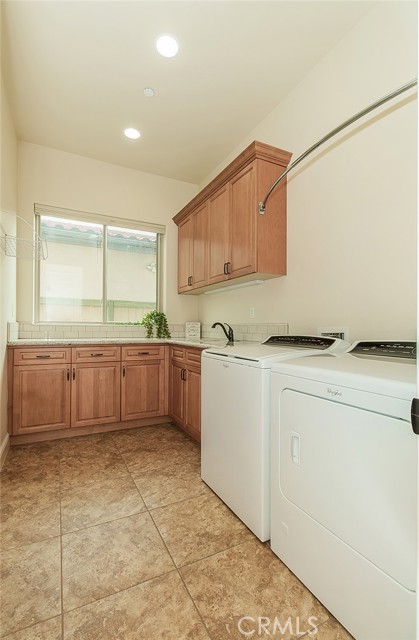 1562 N Empire Lane, Clovis CA: https://media.crmls.org/medias/108d363e-60d2-44d0-b6fd-788f1a2e018f.jpg