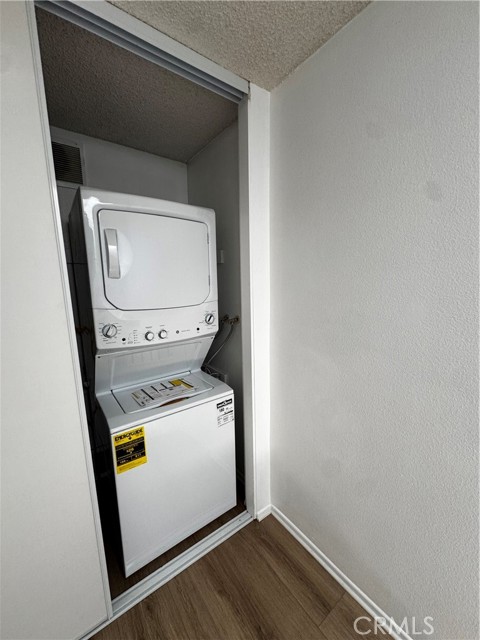 Detail Gallery Image 11 of 31 For 5760 Owensmouth Ave #28,  Woodland Hills,  CA 91367 - 2 Beds | 1/1 Baths