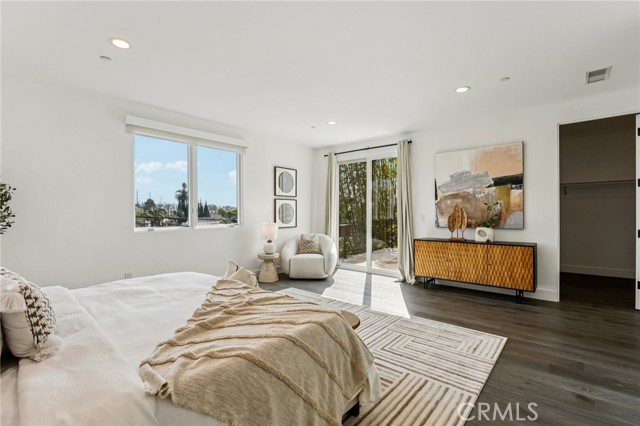 Detail Gallery Image 26 of 34 For 542 N Commonwealth Ave, Silver Lake Los Angeles,  CA 90004 - 3 Beds | 2/1 Baths