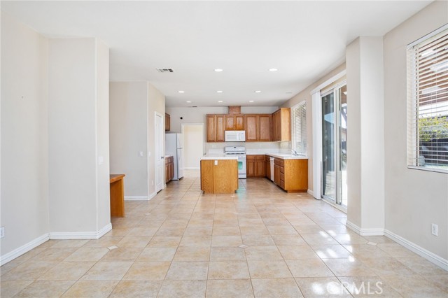 Detail Gallery Image 15 of 67 For 28536 Mission Dr, Menifee,  CA 92584 - 6 Beds | 4 Baths