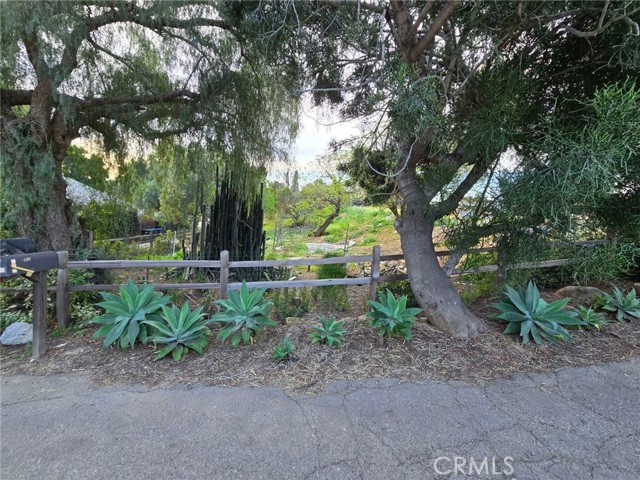 Detail Gallery Image 4 of 4 For 9347 Healy Trail, Chatsworth,  CA 91311 - – Beds | – Baths