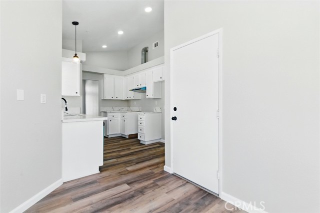 11979 Savona Dr, Fontana CA: https://media.crmls.org/medias/108f36a5-facd-400a-a516-7f3e7550adf7.jpg