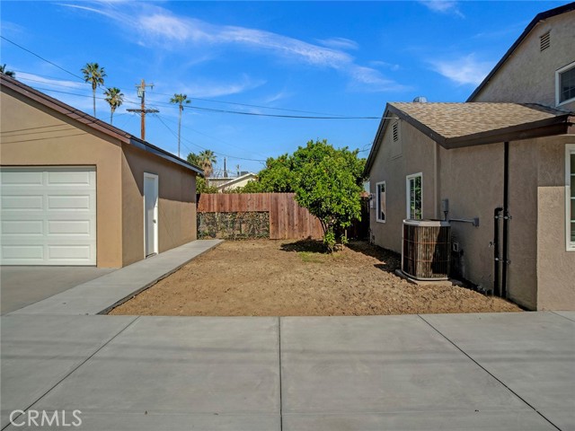 17425 Los Alimos Street, Granada Hills CA: https://media.crmls.org/medias/108f8af7-5fd3-49a1-a261-3290bc2616d9.jpg