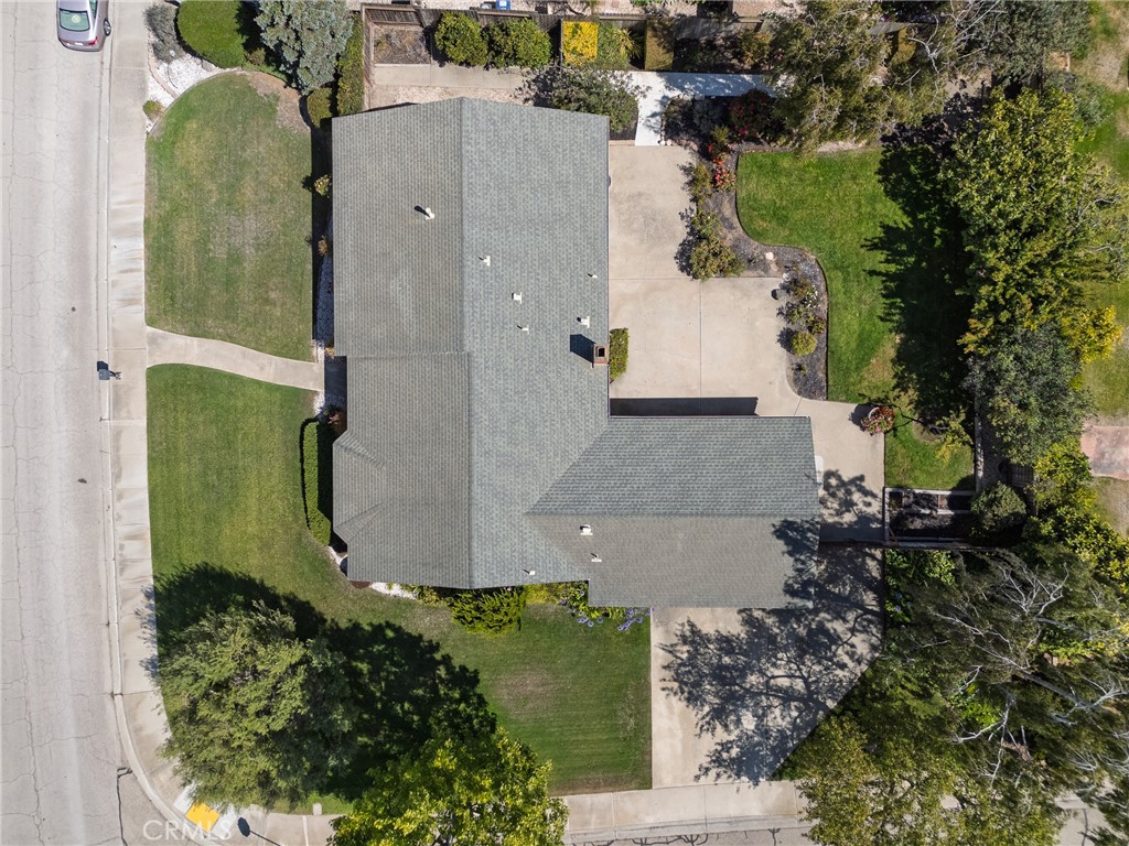 https://media.crmls.org/medias/10905cc5-239f-430e-ae68-18dbfea8cd59.jpg?preset=X-Large
