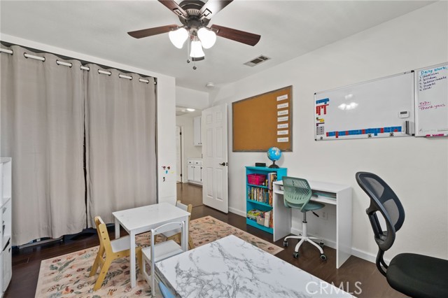 Detail Gallery Image 30 of 47 For 1693 N Mountain #D,  Upland,  CA 91784 - 3 Beds | 2/1 Baths