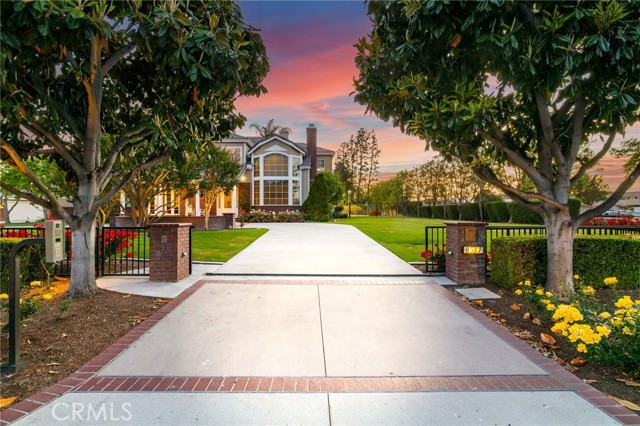 Image 4 of 55 For 8537 Acacia Dr