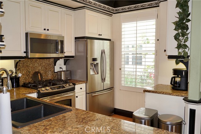 Detail Gallery Image 5 of 22 For 5647 Coltrane St, Ventura,  CA 93003 - 2 Beds | 2 Baths