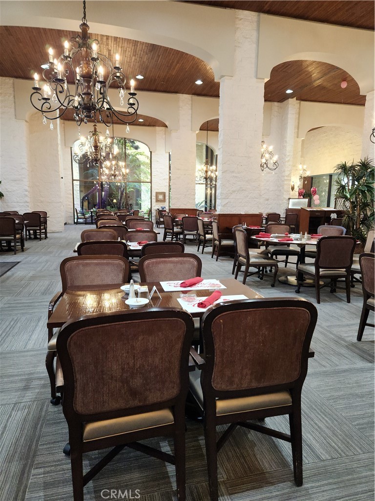 https://media.crmls.org/medias/1091822e-c294-4c6d-b5ca-d11b4ef2ac38.jpg?preset=X-Large