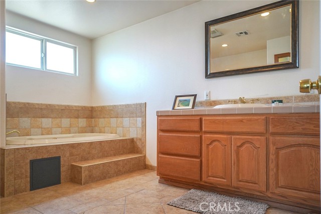 Detail Gallery Image 28 of 47 For 9312 Ives Street, Bellflower,  CA 90706 - 6 Beds | 4/1 Baths