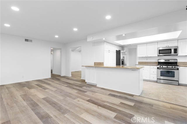 Detail Gallery Image 22 of 26 For 7 Chattanooga, Irvine,  CA 92620 - 4 Beds | 3 Baths