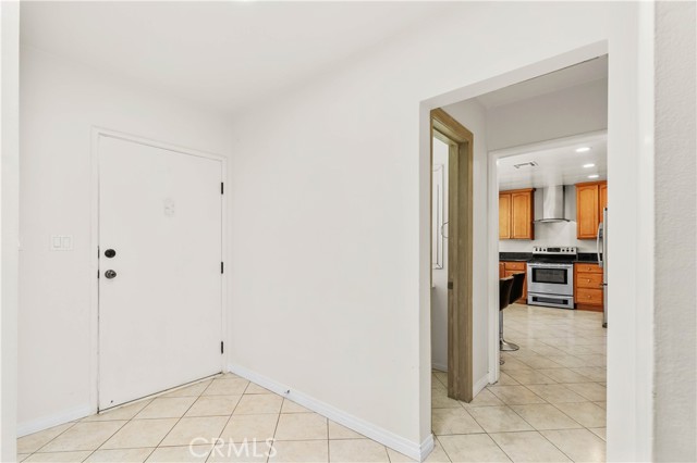17533 Raymer Street, Sherwood Forest CA: https://media.crmls.org/medias/1093ed49-3f1e-45b7-9b0d-85c33f26bf52.jpg